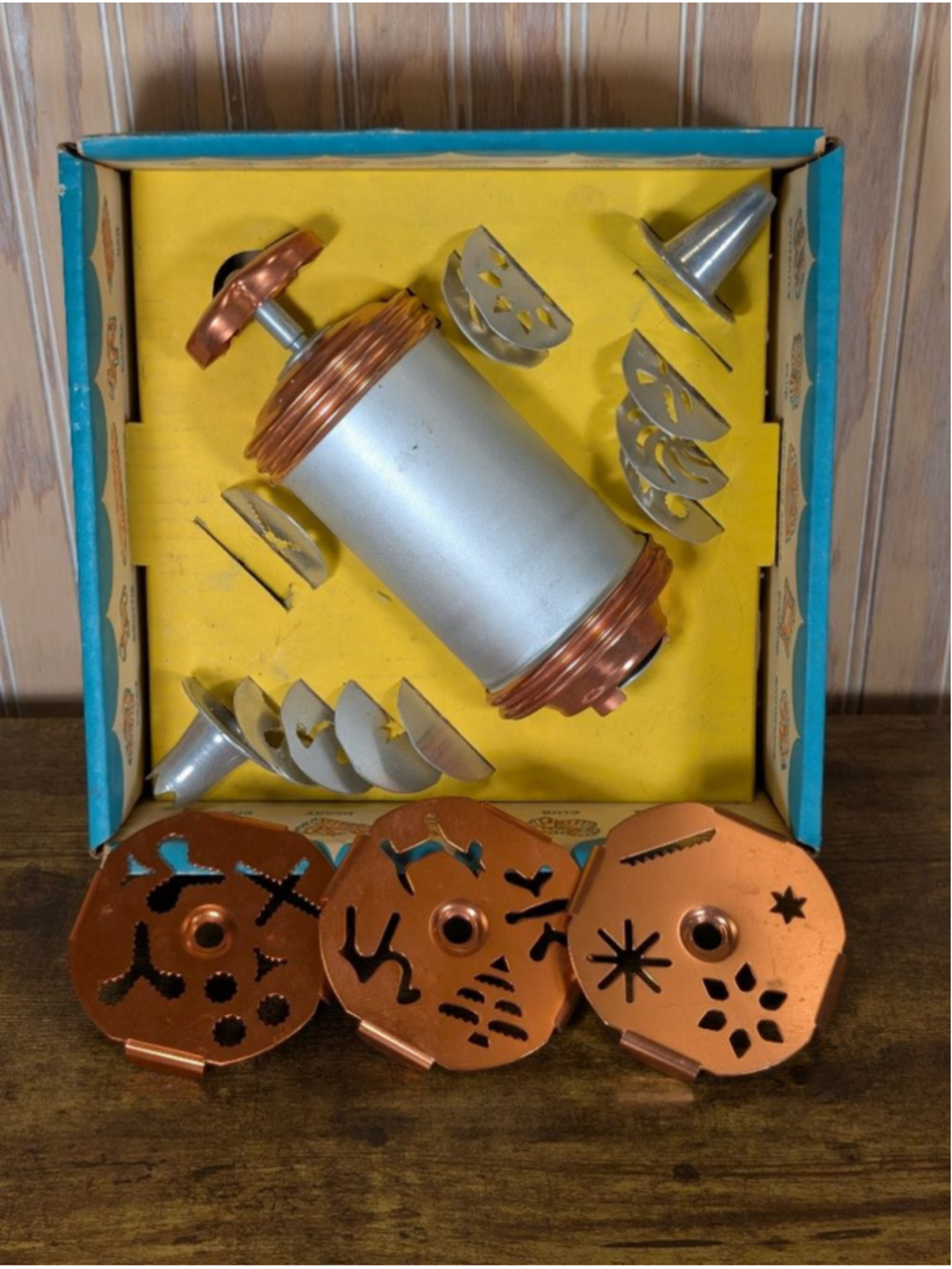 NIB Vintage Mirro Cooky-Pastry Kit for Holiday Baking